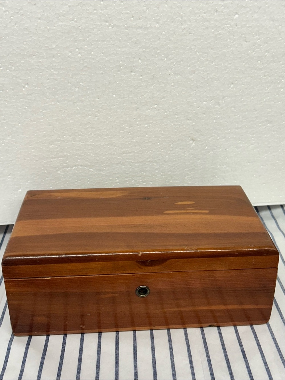 Vintage Lane Cedar Jewelry Chest